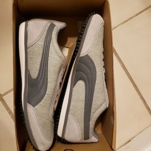 Puma Whirlwind Sz 9 new without tags